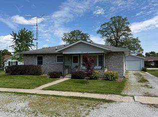 121 N Market St, Francesville, IN 47946