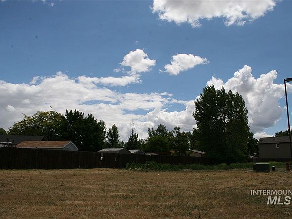 4th image of 712 Old Glory Way