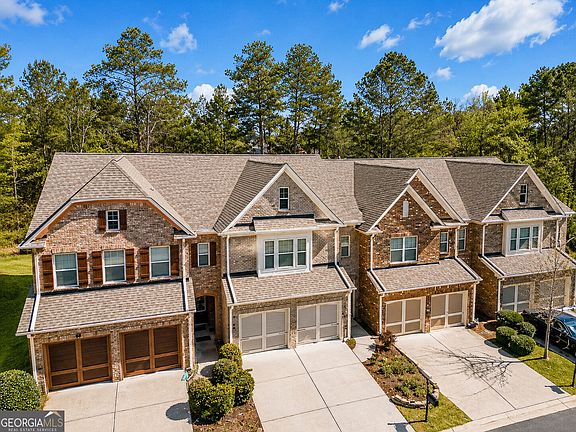 3rd image of 1615 Faircrest Ln
