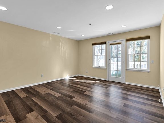 5th image of 69 Genoble Rd