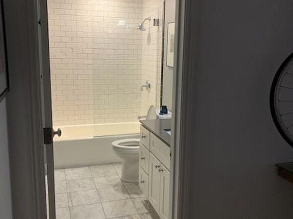 4th image of 1927 Hayes St APT 4