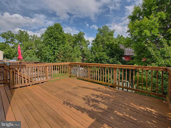 4th image of 213 Heritage Ct