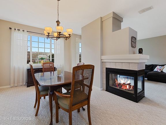 4th image of 2555 Camberley Cir