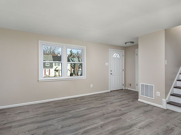 2nd image of 2924 Piney Grove Ct