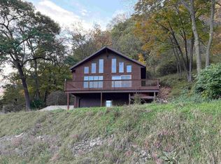 1160 Red Oak Rd, Harpers Ferry, IA 52146