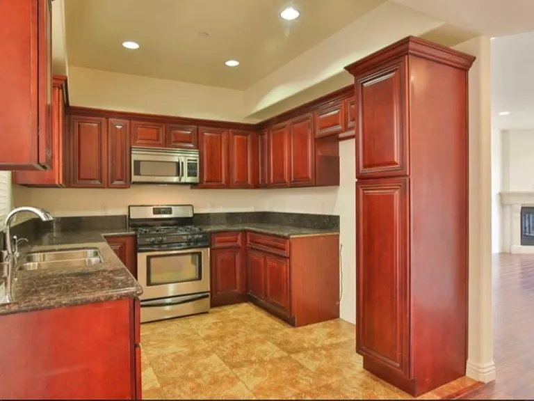 14248 Riverside Dr — Photo 7