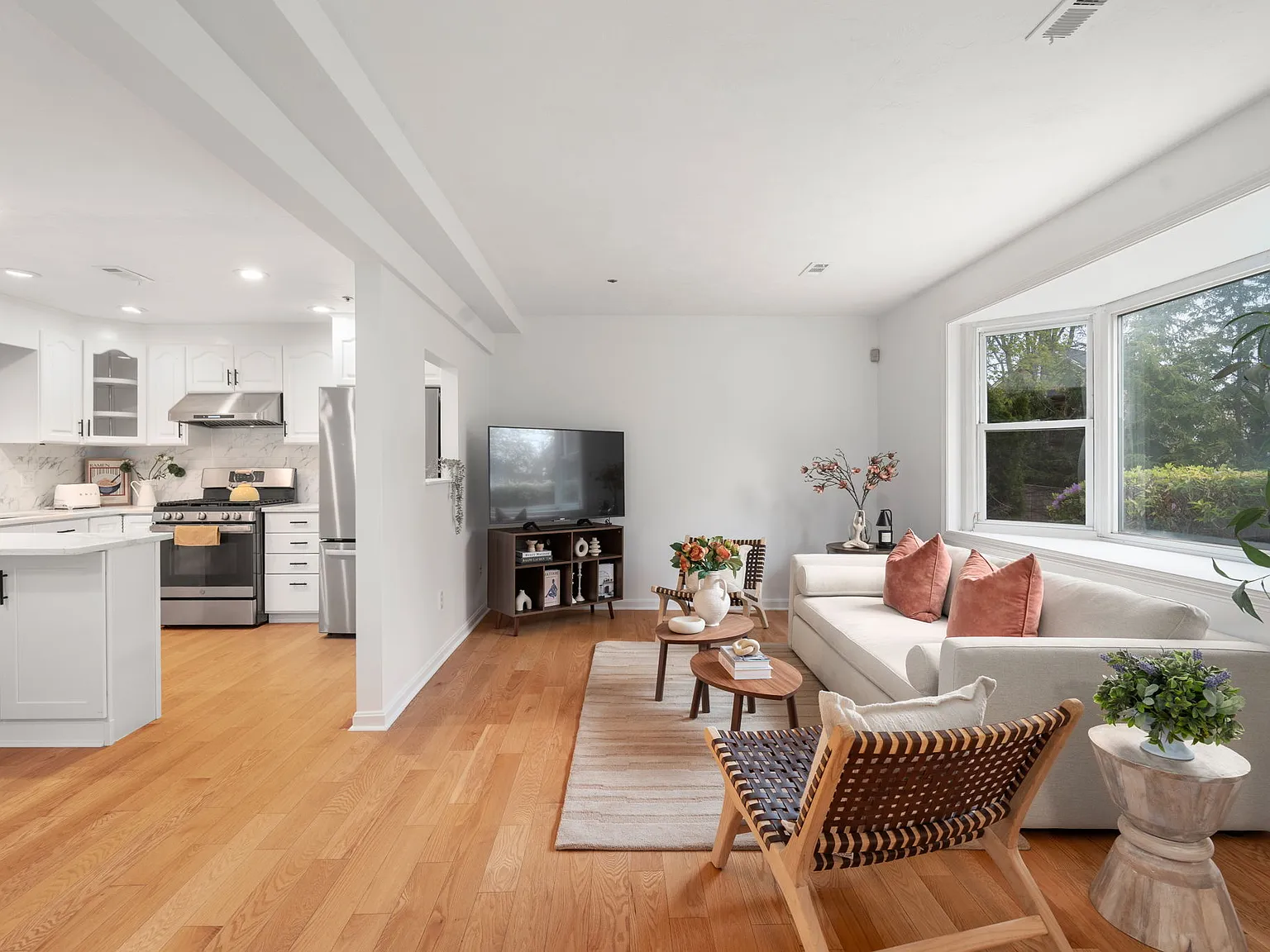 3 bed, 1749 sqft, $3,500 — Photo 3