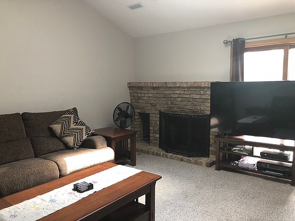3rd image of 908 Thornwood Dr #0