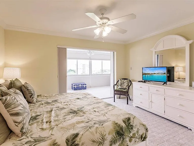 1125 W Peppertree Dr #605 — Photo 15