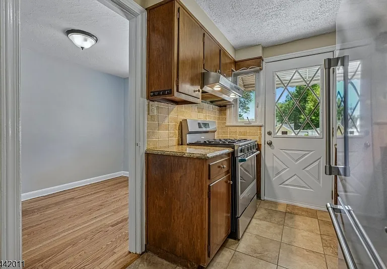 93 Centennial Ave — Photo 14