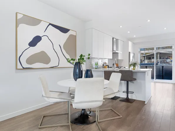 2763 Duke St, Vancouver, BC V5R 4S8