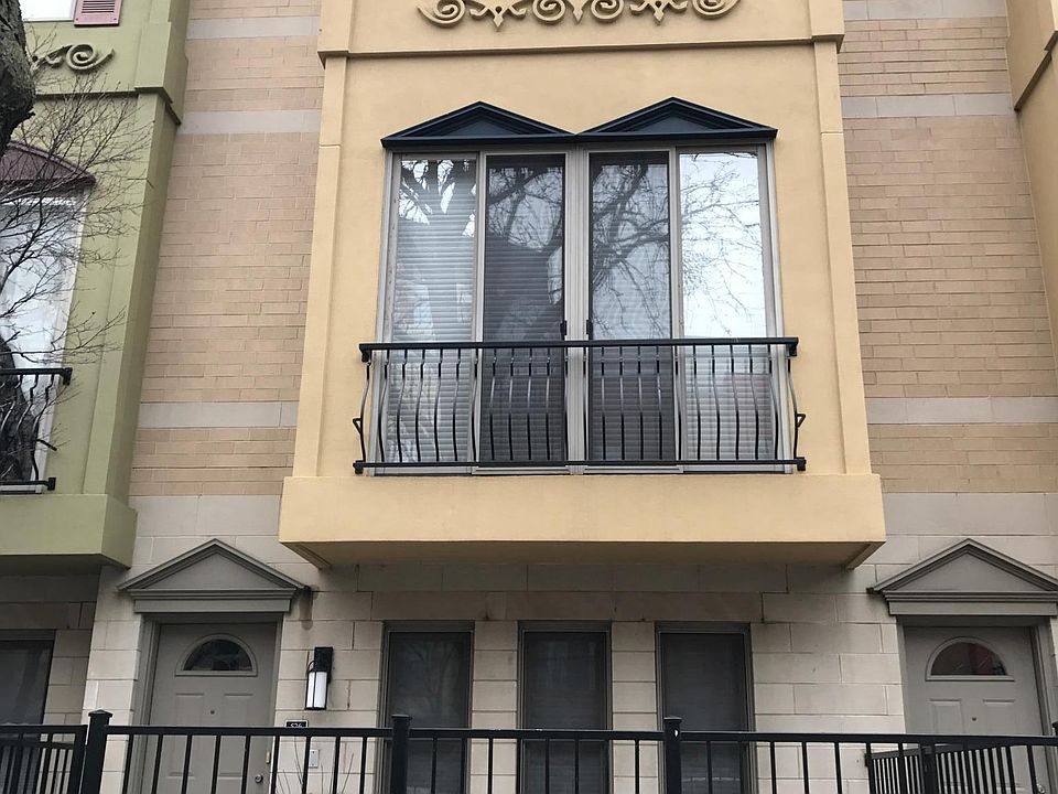 1st image of 526 N Peoria St