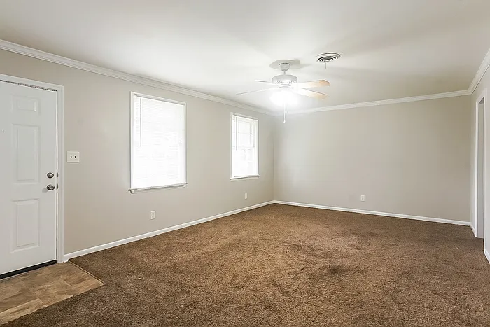 3 bed, 1.5 bath, 1104 sqft, $1,245 — Photo 3