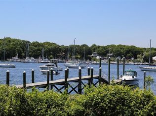 14 Gull Rd, Narragansett, RI 02882