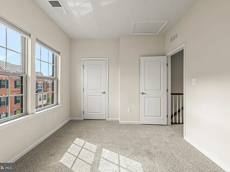 102 S Newkirk St — Photo 15