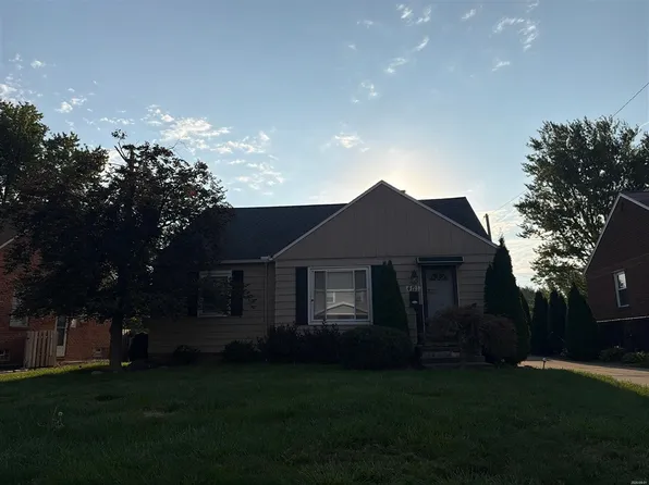 4121 W 224th St, Fairview Park, OH 44126