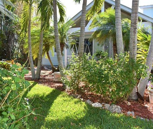 4th image of 2305 NE Center Cir