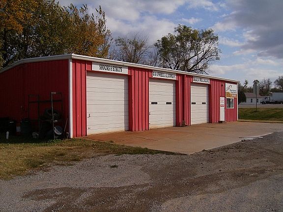 4th image of 314 E Oak St
