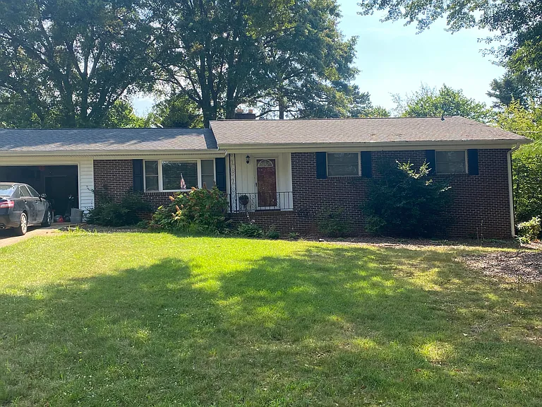 10 Linden Dr — Photo 1