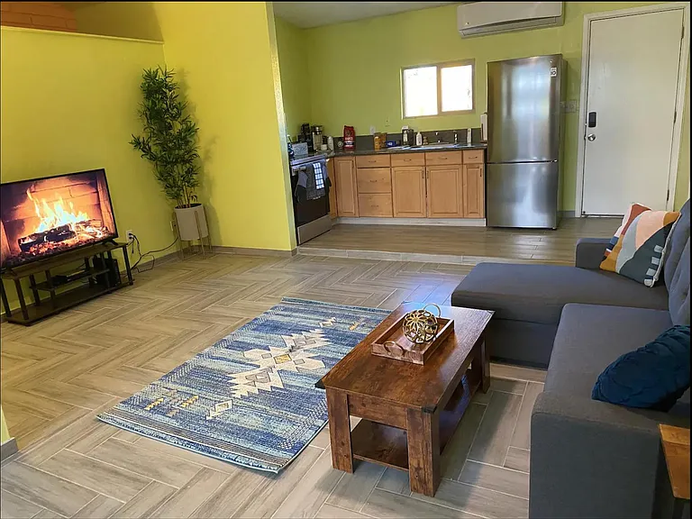1062 W Ina Rd #B — Photo 1