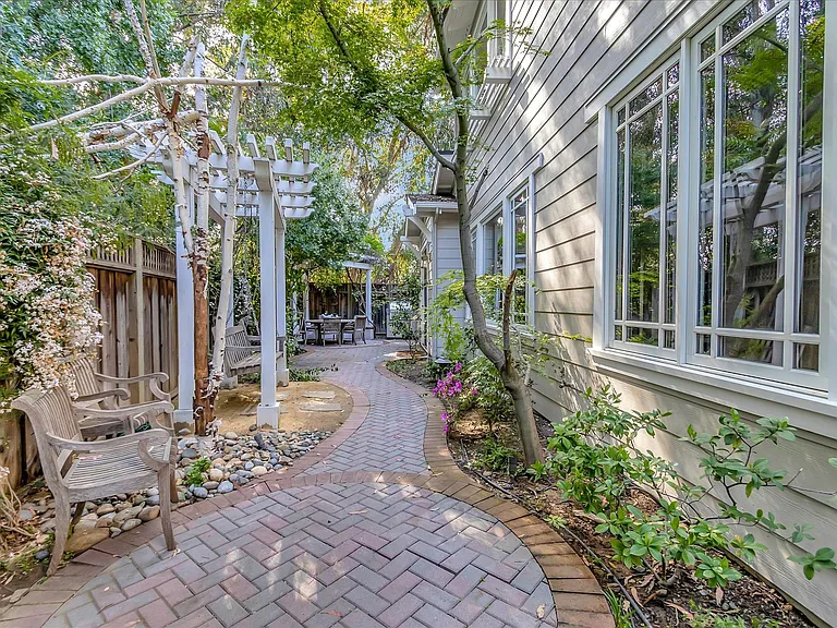 121 Boyer Ln — Photo 45