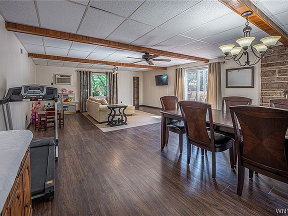4th image of 44 Sharon Dr