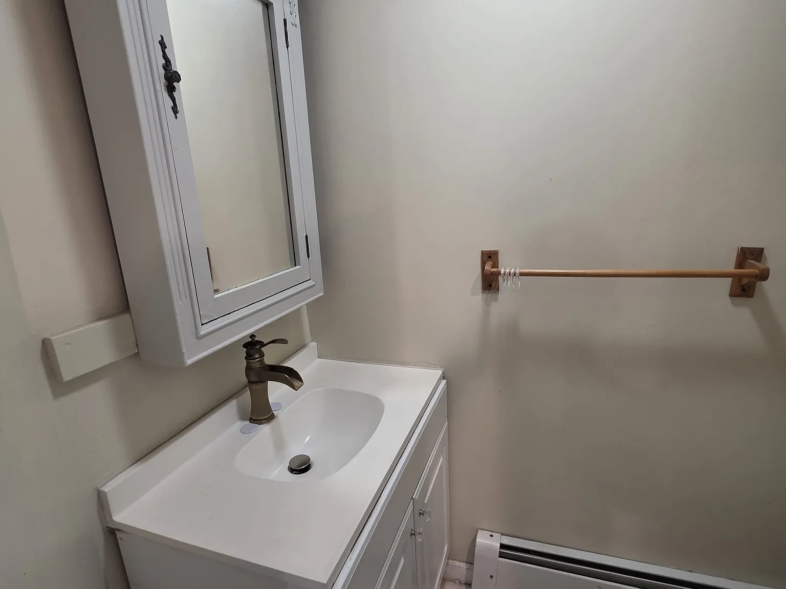 1 bed, 800 sqft, $1,600 — Photo 4