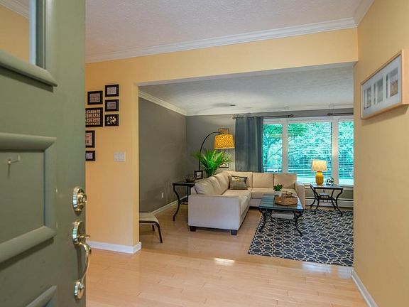 4th image of 760 Olen Dr