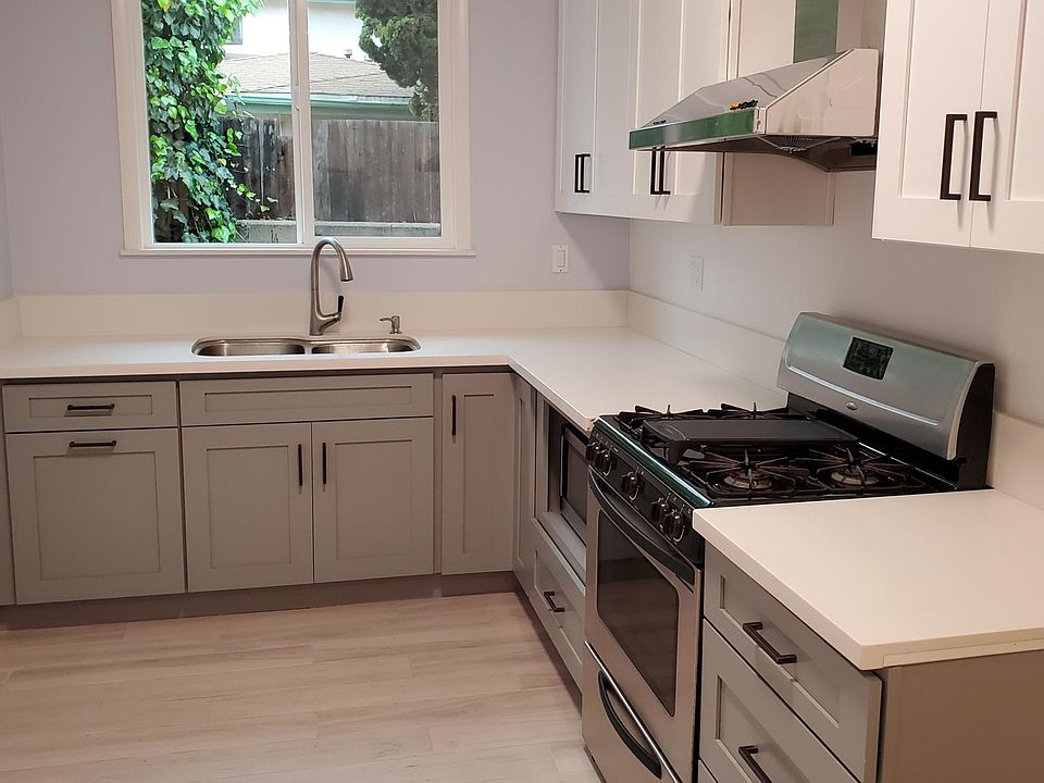 1st image of 3011 Veteran Ave #1