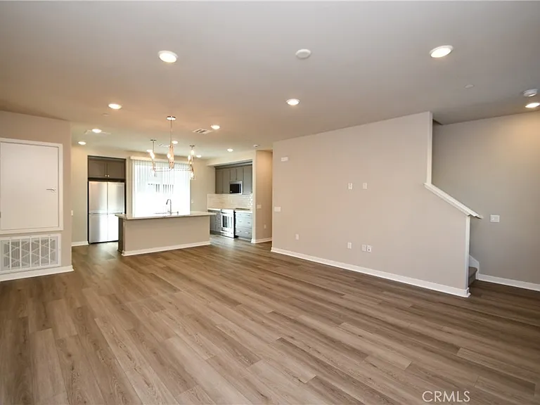 1487 Skyline Ln — Photo 23