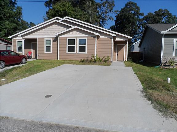 2nd image of 16968 W Juneau