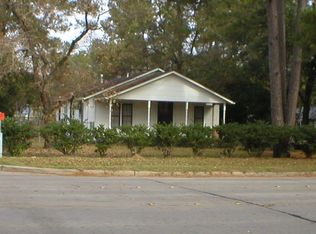 800 Silverdale Dr, Conroe, TX 77301