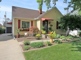 1128 E Fairoaks Ave, Peoria, IL
