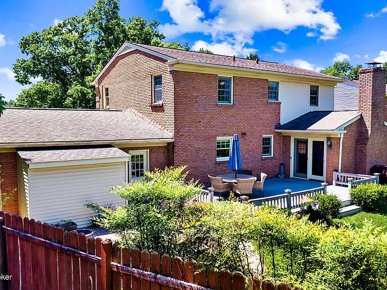10807 Helmsdale Ln — Photo 50