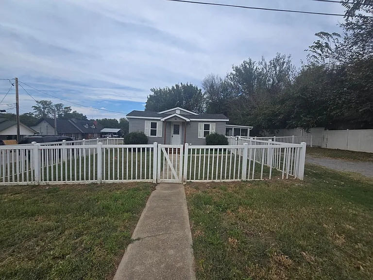 920 W Farrall St — Photo 12