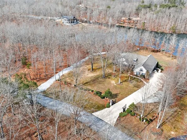 235 Sycamore Bnd, Monterey, TN 38574