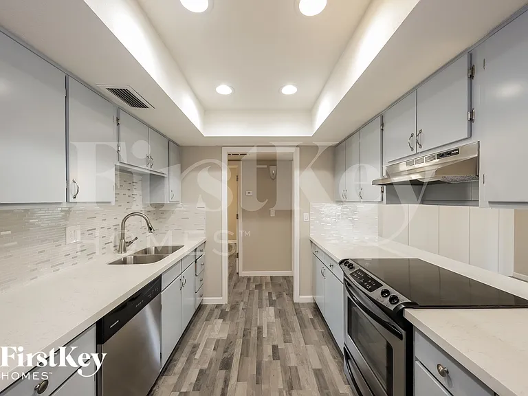7208 W Montebello Ave — Photo 6