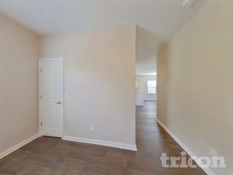1035 Lonergan Cir — Photo 17