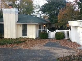 821 Leigh Mill Rd, Great Falls, VA 22066