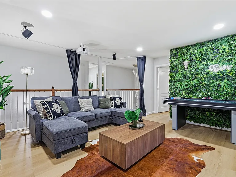 2831 Rosewood Blvd — Photo 16