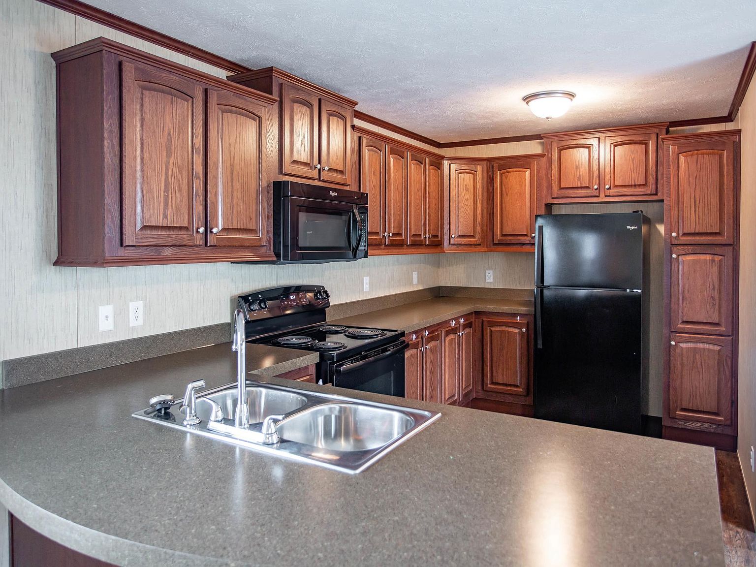 1722 Snyder Ave 3 bed 2 bath Multi Section Home, Greensburg, PA 15601