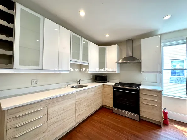 692 Columbia Rd, Dorchester, MA