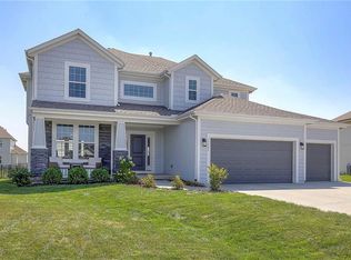 17405 W 165th St, Olathe, KS 66062