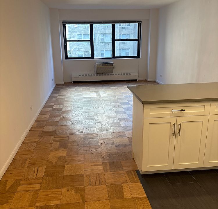 1st image of 330 E 46th St APT 7G
