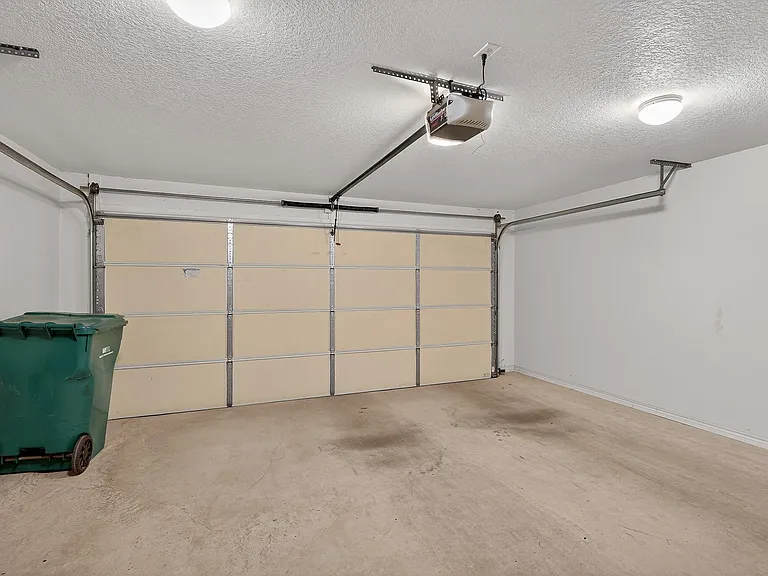 268 Braeburn Cir #B — Photo 16