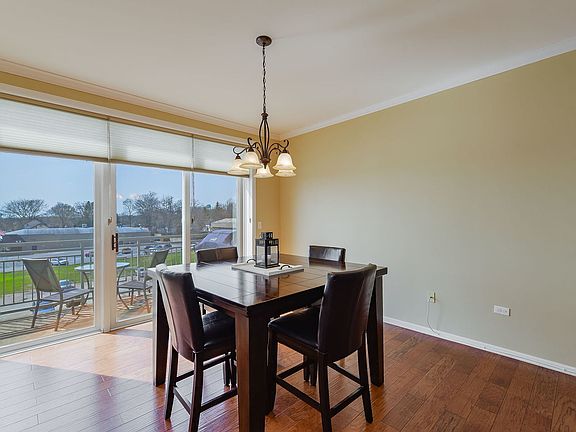 4th image of 515 Main St APT 410