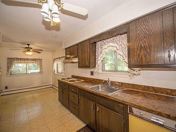 5th image of 33 Winslow Ln