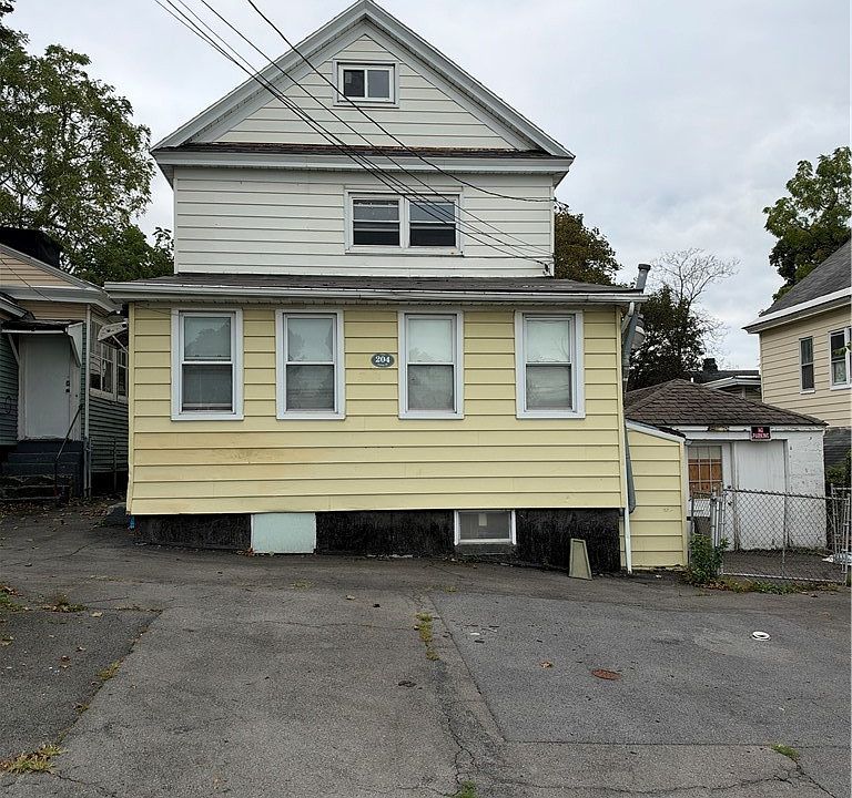 1st image of 204 Union Pl