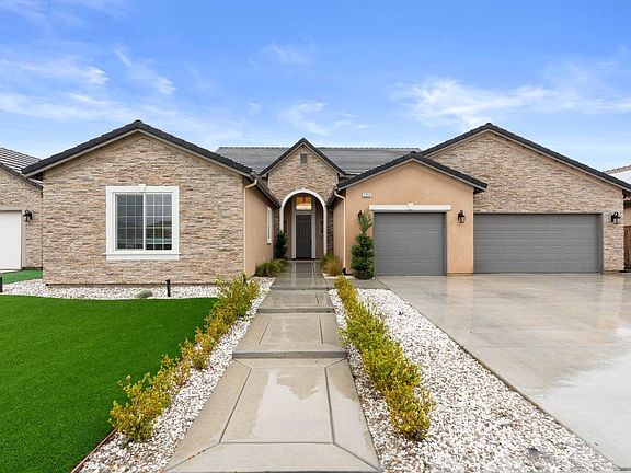 3rd image of 2230 N Chateau Way