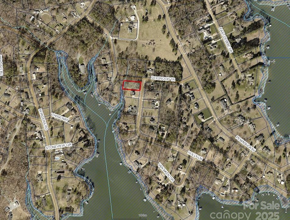 2nd image of 2200 Holly Ln